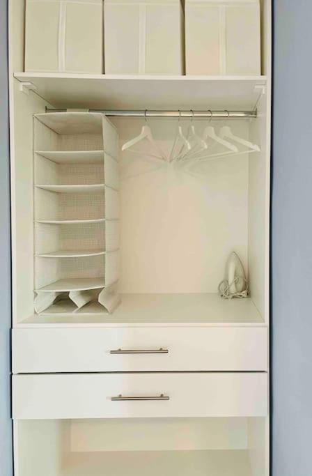 Cozy, Newly Renovated Apartment In Gavrio. エクステリア 写真