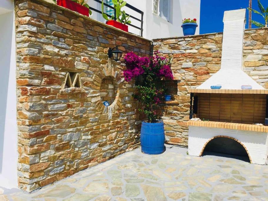 Cozy, Newly Renovated Apartment In Gavrio. エクステリア 写真
