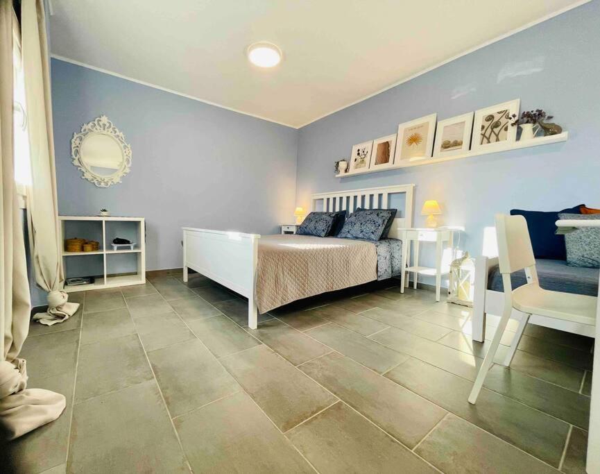 Cozy, Newly Renovated Apartment In Gavrio. エクステリア 写真