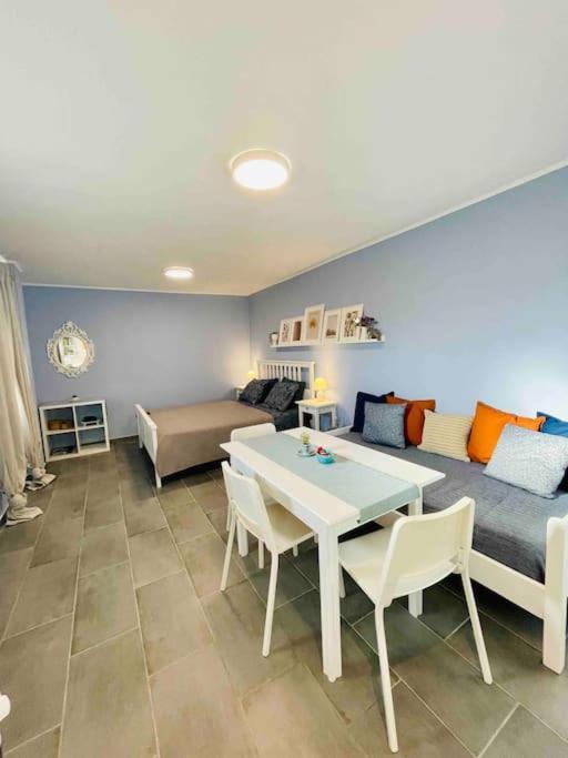 Cozy, Newly Renovated Apartment In Gavrio. エクステリア 写真