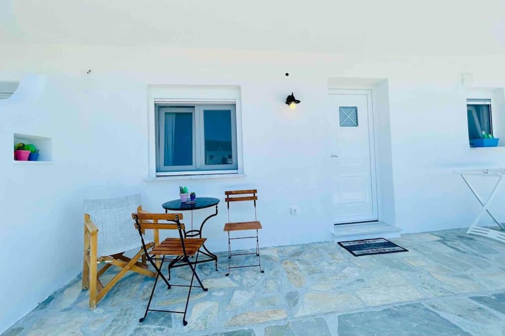 Cozy, Newly Renovated Apartment In Gavrio. エクステリア 写真