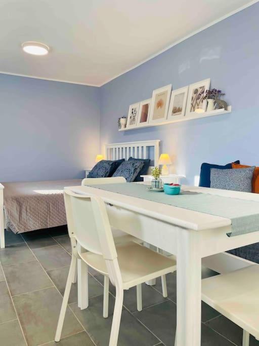 Cozy, Newly Renovated Apartment In Gavrio. エクステリア 写真
